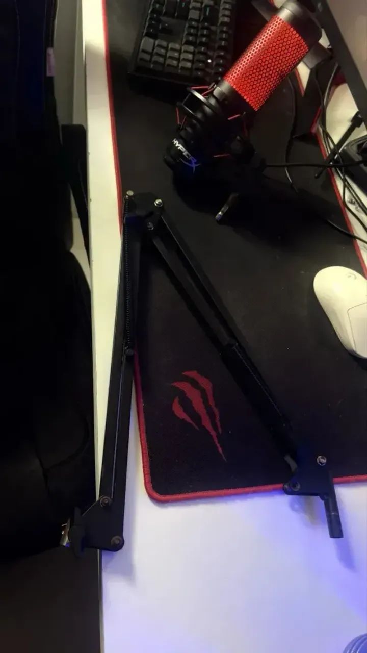 MICROFONE HYPERX QUADCAST + BRACO ARTICULADO - Foto 4