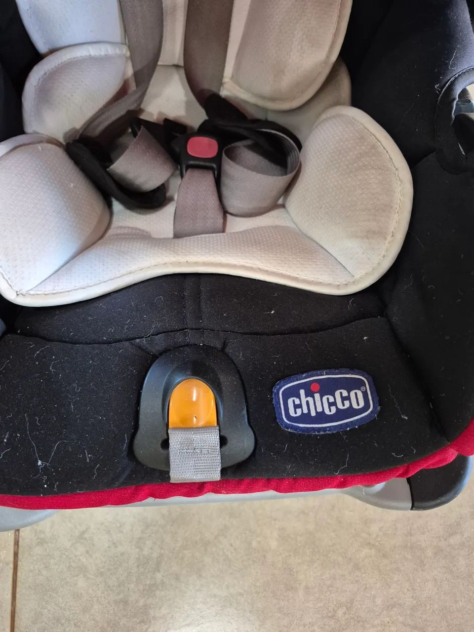 Bebê conforto com base Chicco cor vermelho - Foto 3