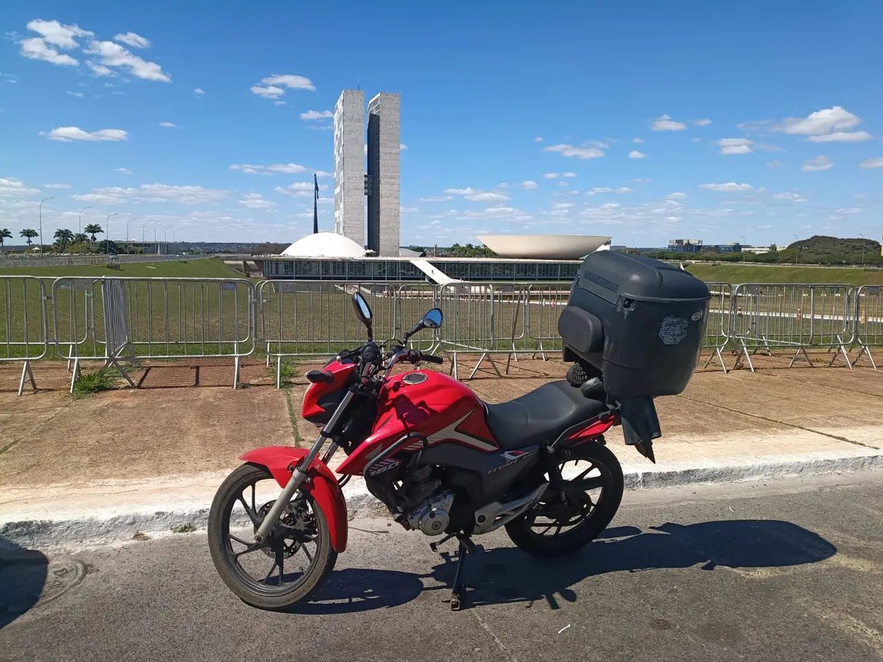 Titan 160 