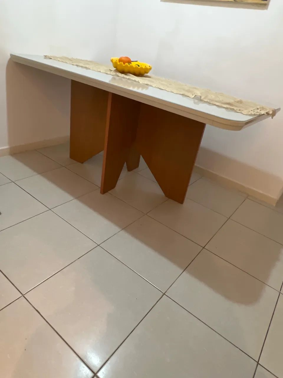 Mesa de Madeira Maciça com Tampo de Vidro - Foto 2