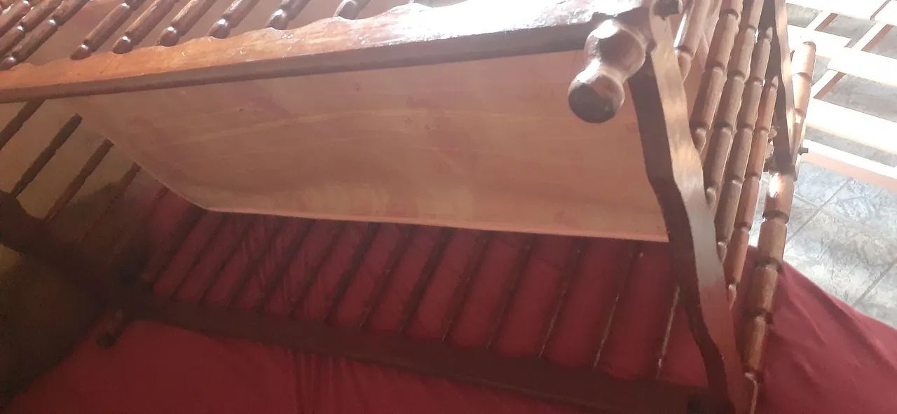 VENDO BERÇO DE MADEIRA COM COLCHÃO  - Foto 5