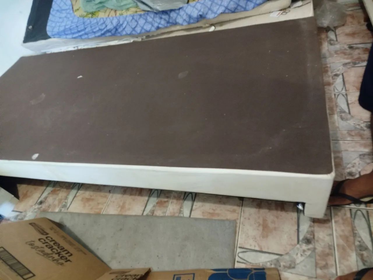 Base cama box solteiro  80 reais 
