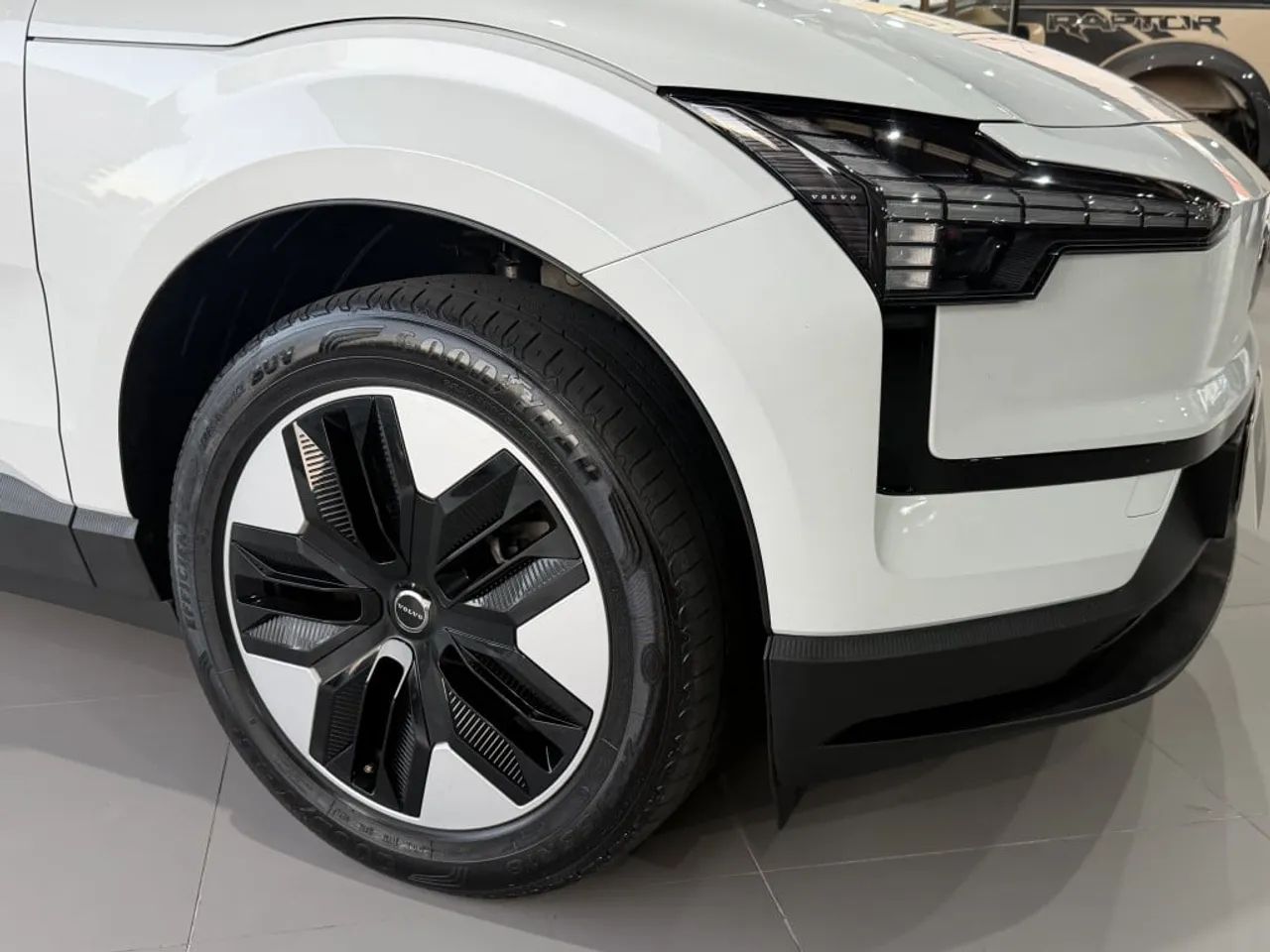 Volvo EX30 E60 Core (elétrico) 2024 - Foto 2