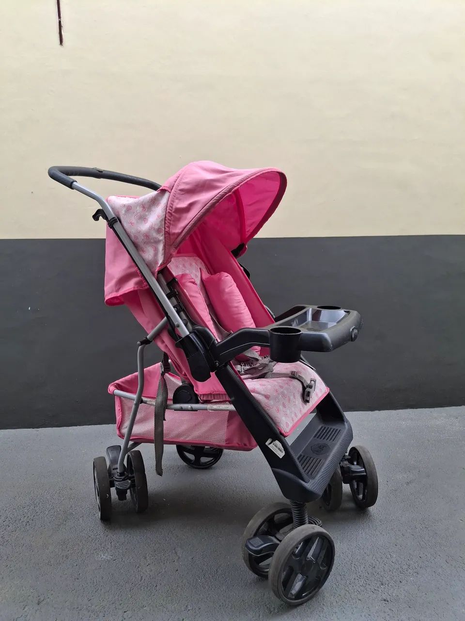 Carrinho de bebê feminino ?