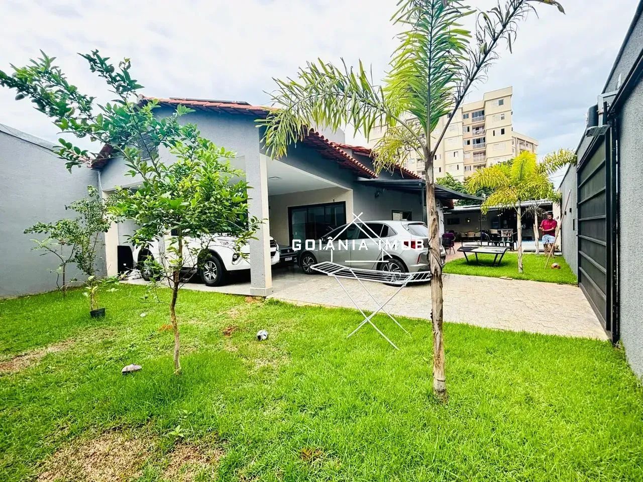 Linda casa no Goiania 2 com lazer - Foto 2