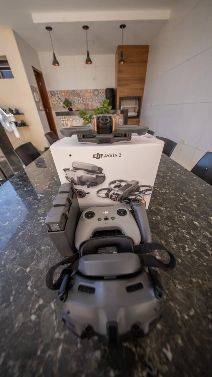 DJI AVATA 2 - FLY MORE COMBO COMPLETO + CONTROLE FPV 3 - Foto 4