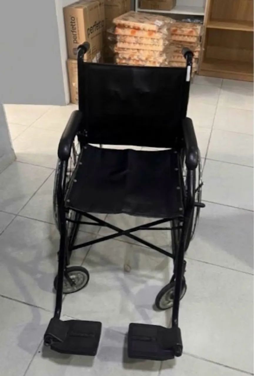 Cadeira de rodas simples!
