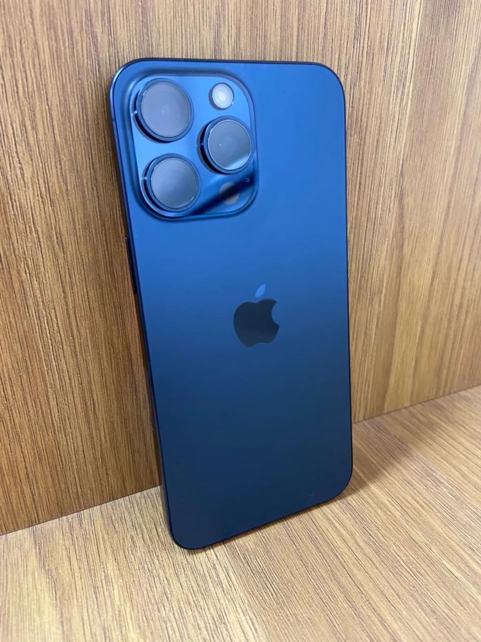 iPhone 15 Pro Max 256GB - 84% saúde de bat 