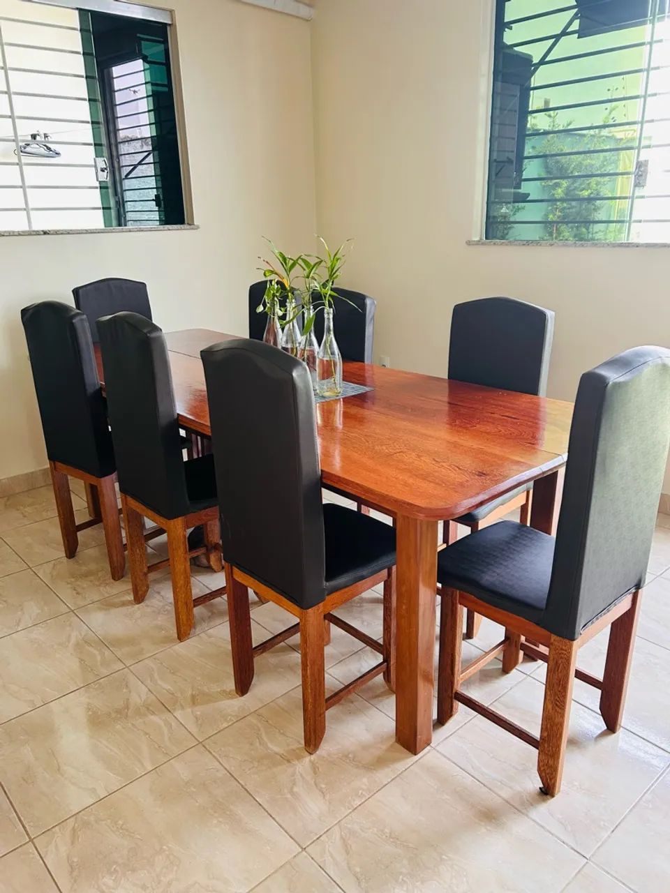 Mesa de 8 lugares madeira