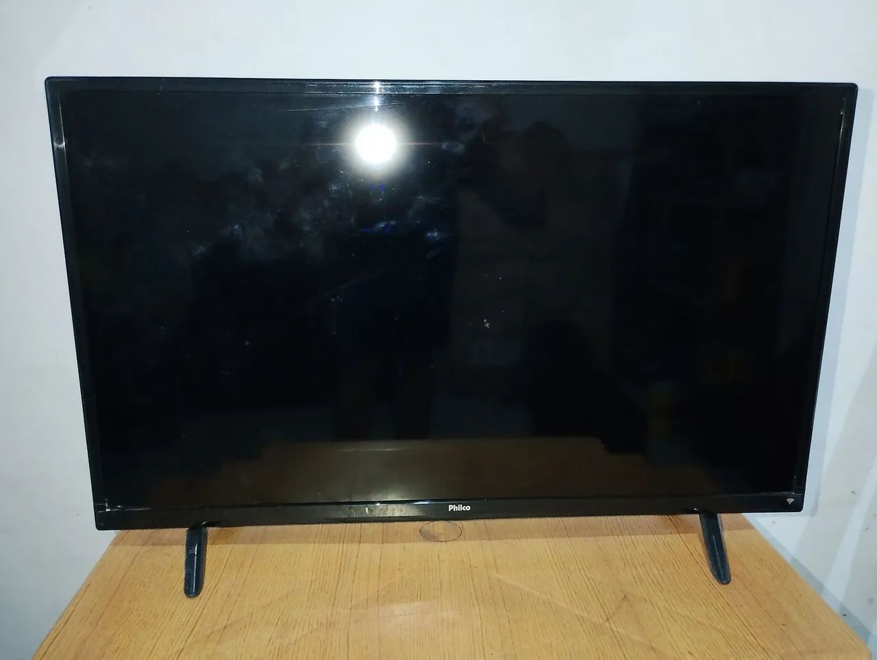 Tv Philco 32 polegadas com defeito, retirada de peça.