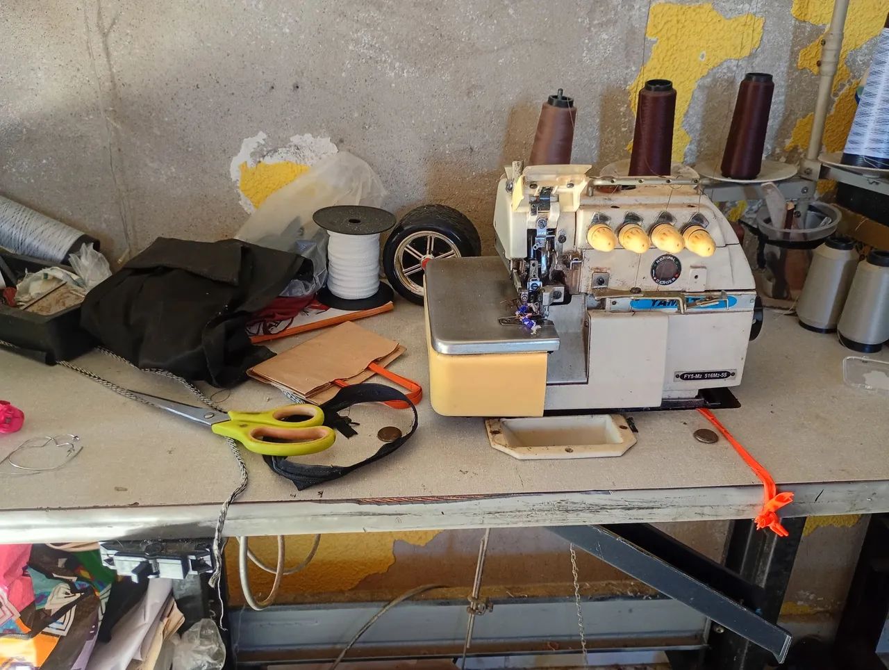 Máquina de costura pra vender  - Foto 4