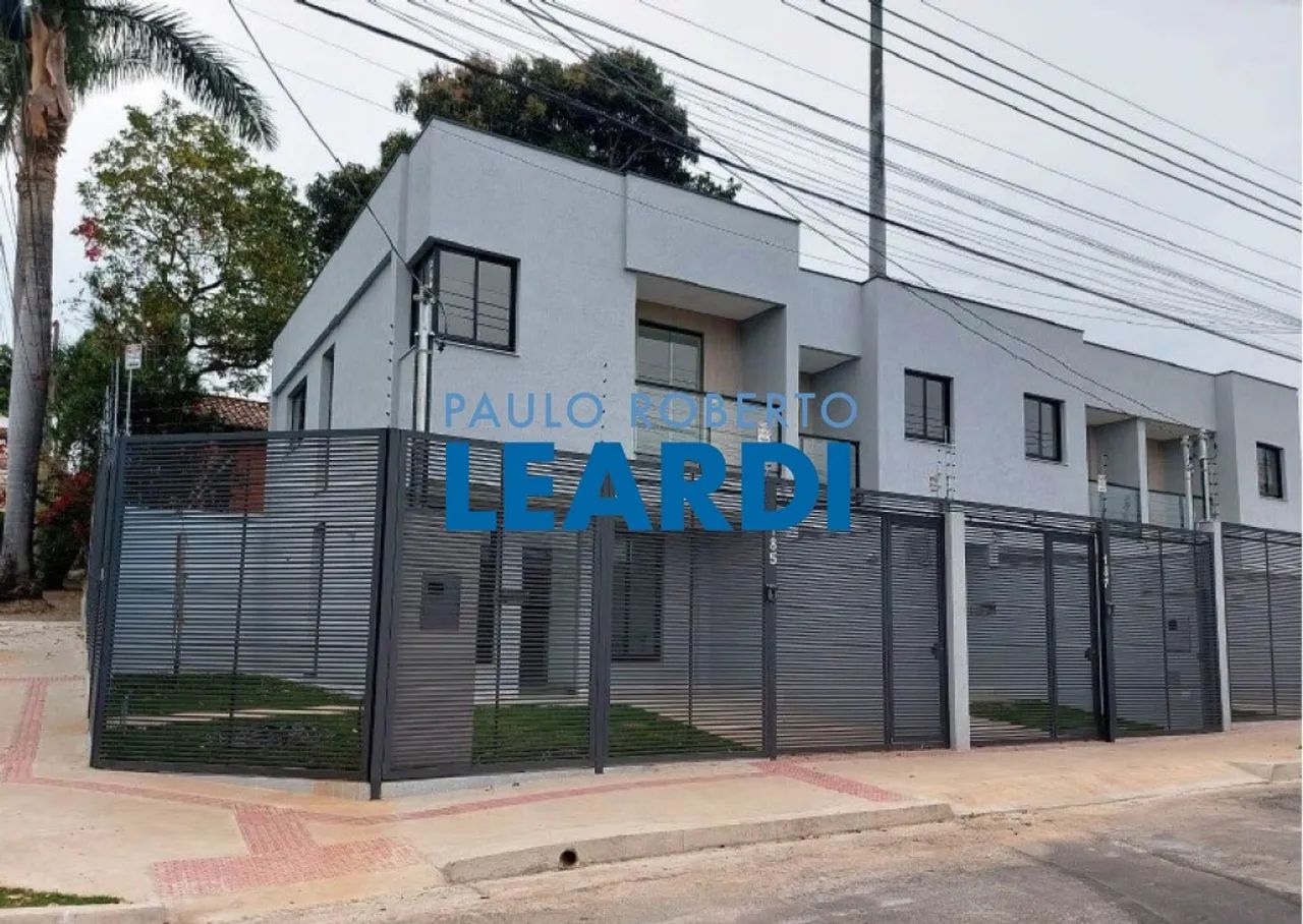 CASA ASSOBRADADA - PLANALTO - MG
