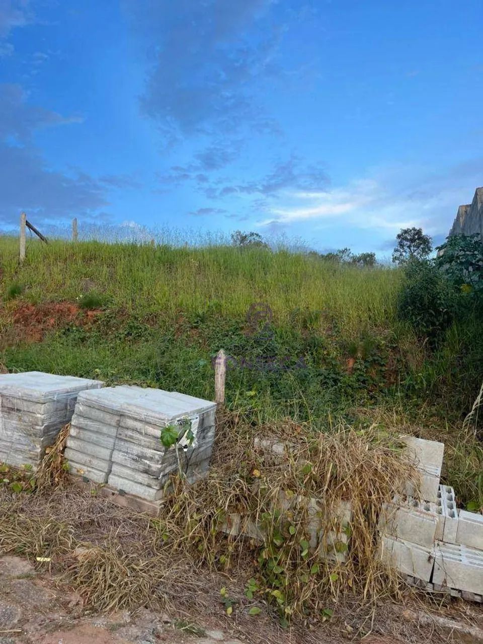 LOTE À VENDA