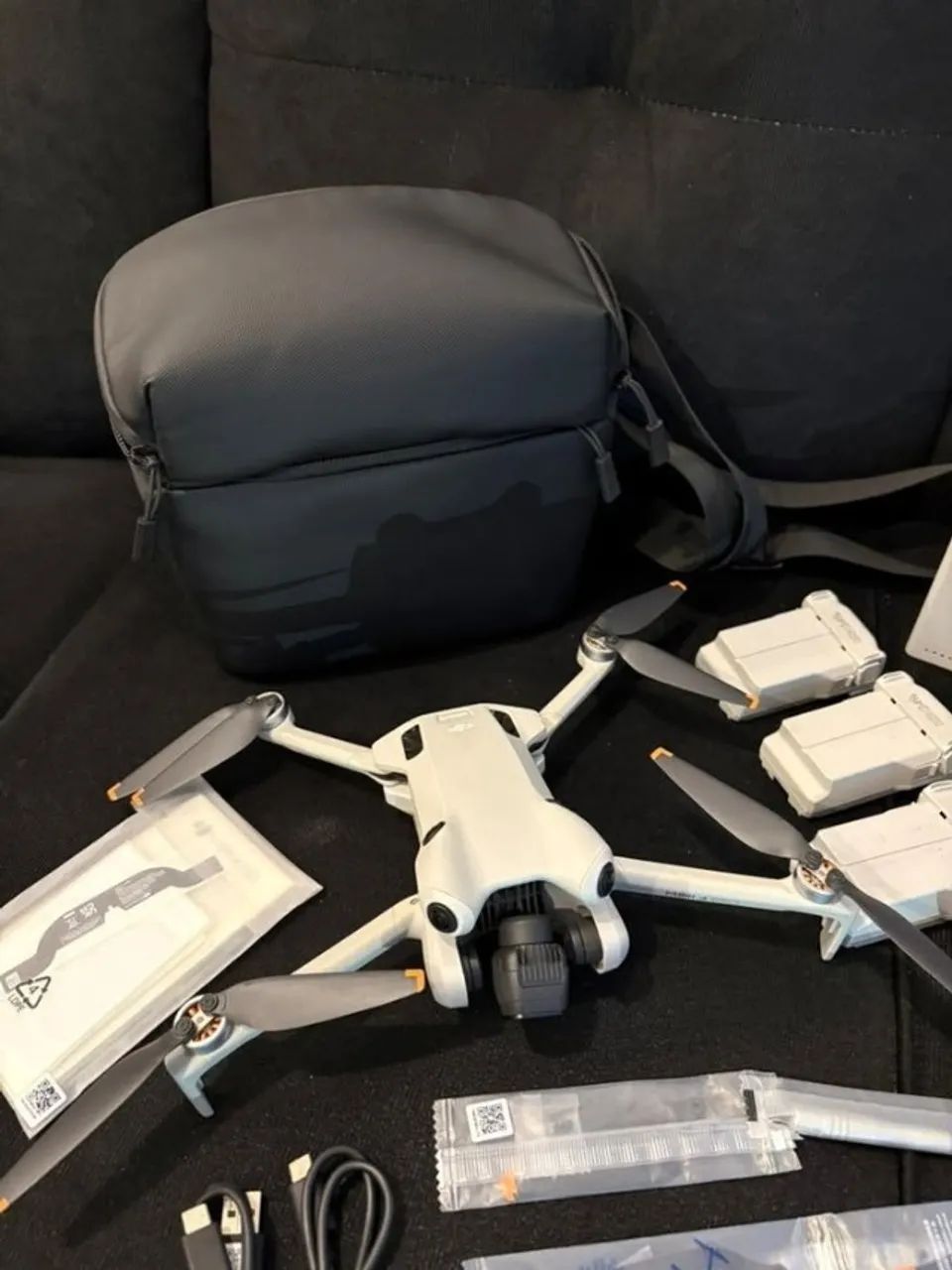 DJI Mini 4 Pro Fly More RC com Tela - Foto 3