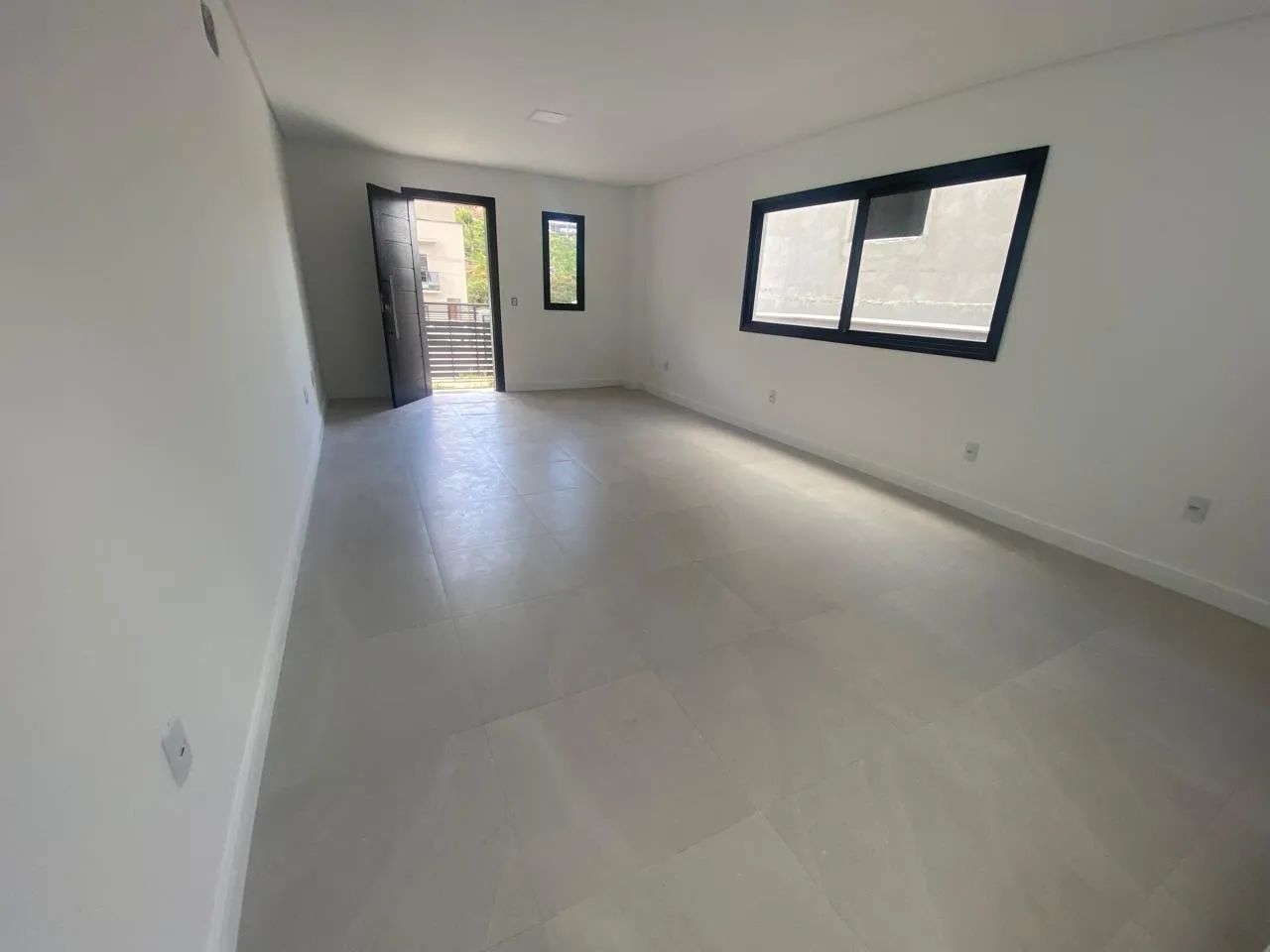 Excelente casa com 3 dormitórios para locação no bairro Saco Grande! - Foto 4