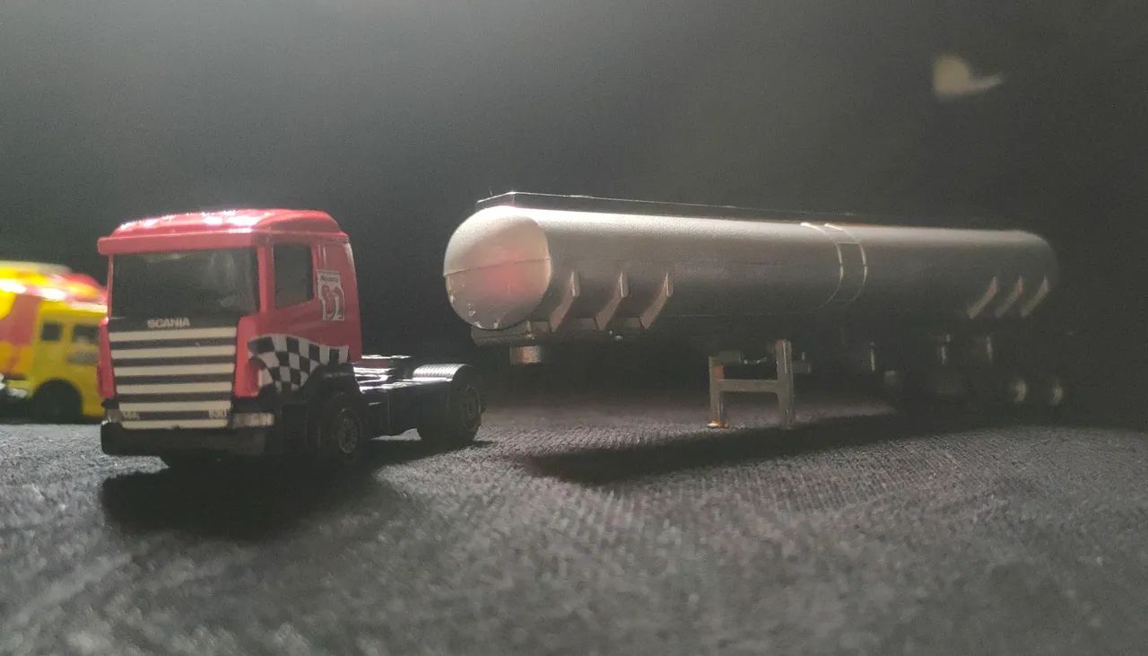 VENDO essa carreta na escala HO e também serve muito bem para escala 1/64