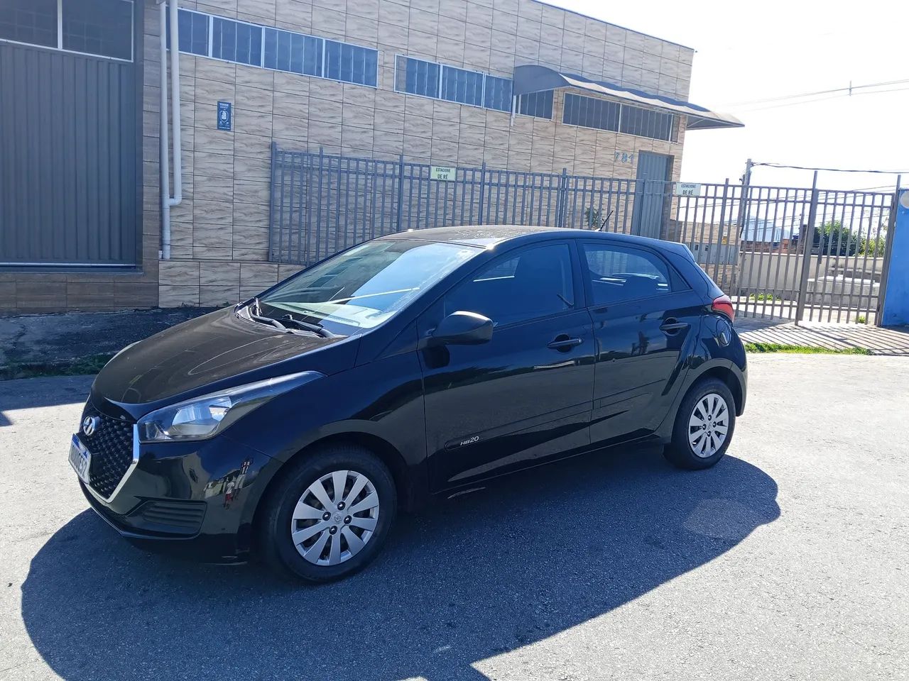 Alugo HB20 Hatch para aplicativo  - Foto 4