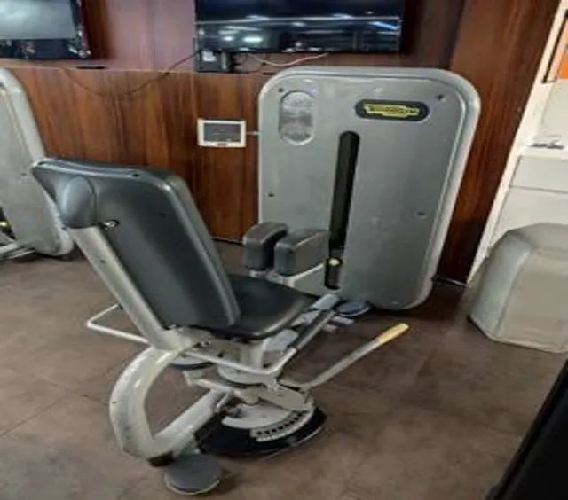 Vendo Cadeira Adutora - Technogym Element 