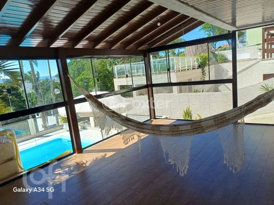 Casa à venda Rua Mário Cândido da Silva, Abraão - Florianópolis
