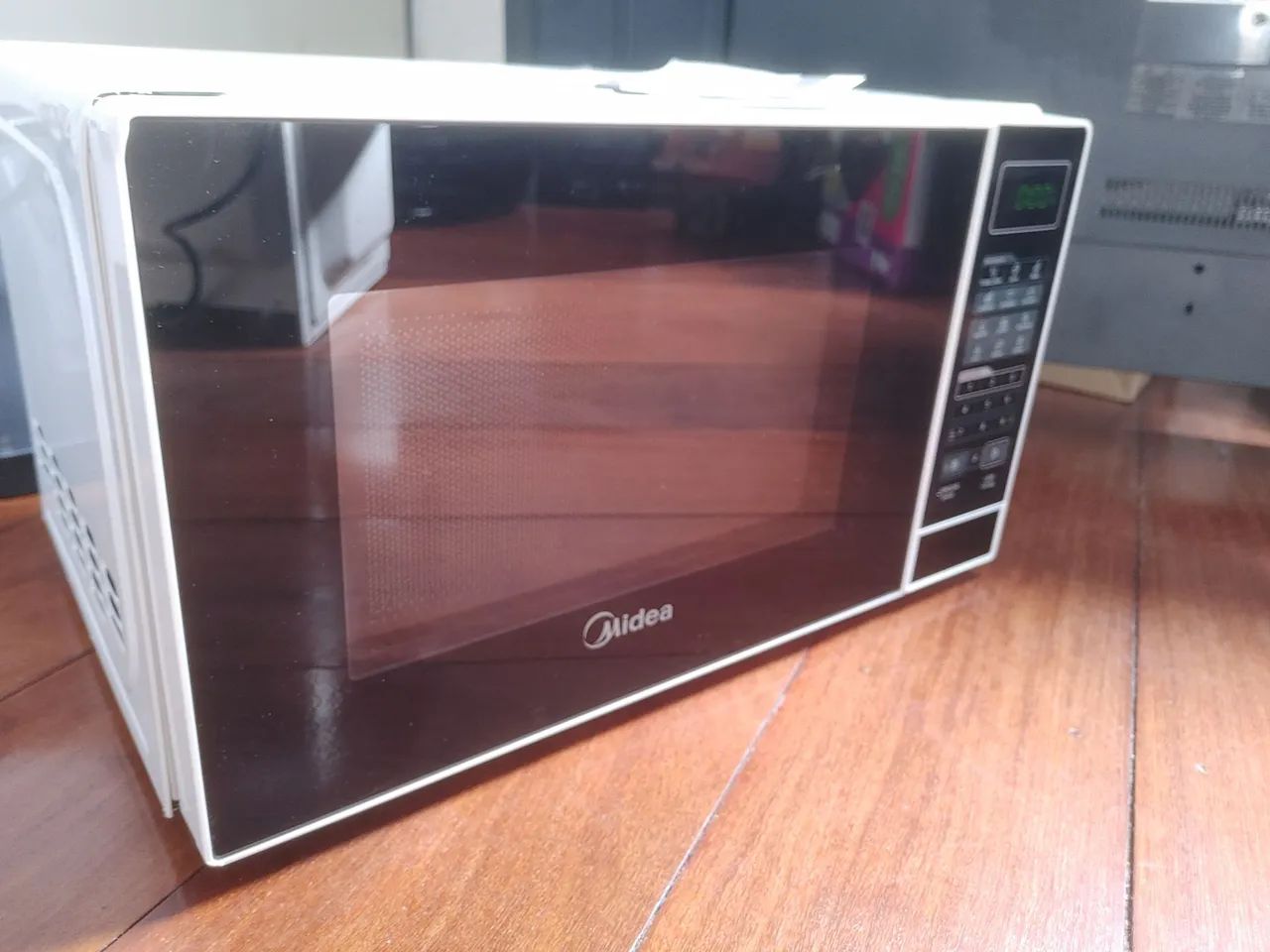 Microondas midea 20 L novo
