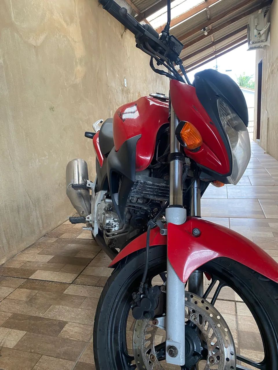 CB300 - modelo 2010