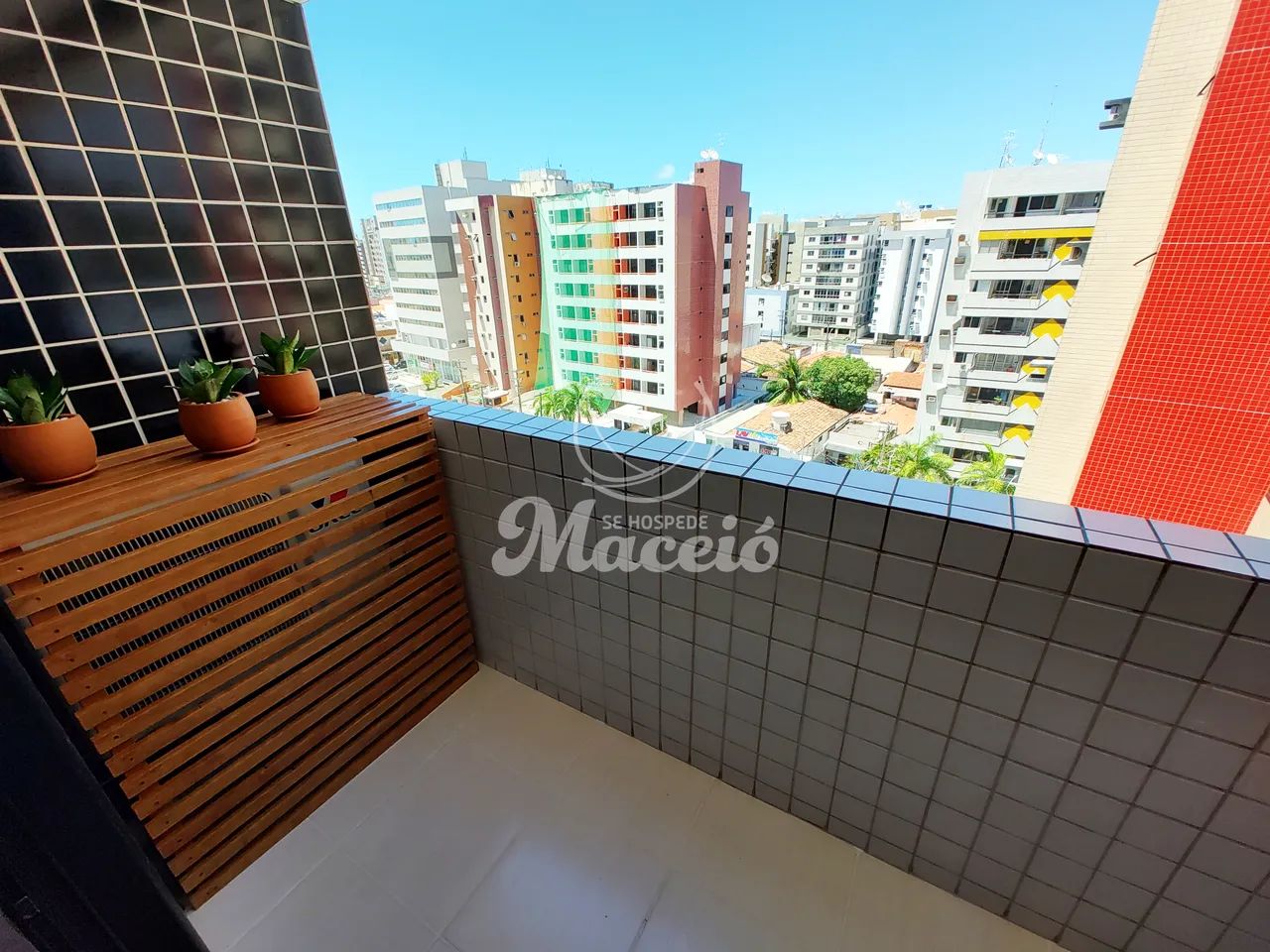 Quarto e sala decorado e mobiliado em localização privilegiada em Maceió - Foto 3