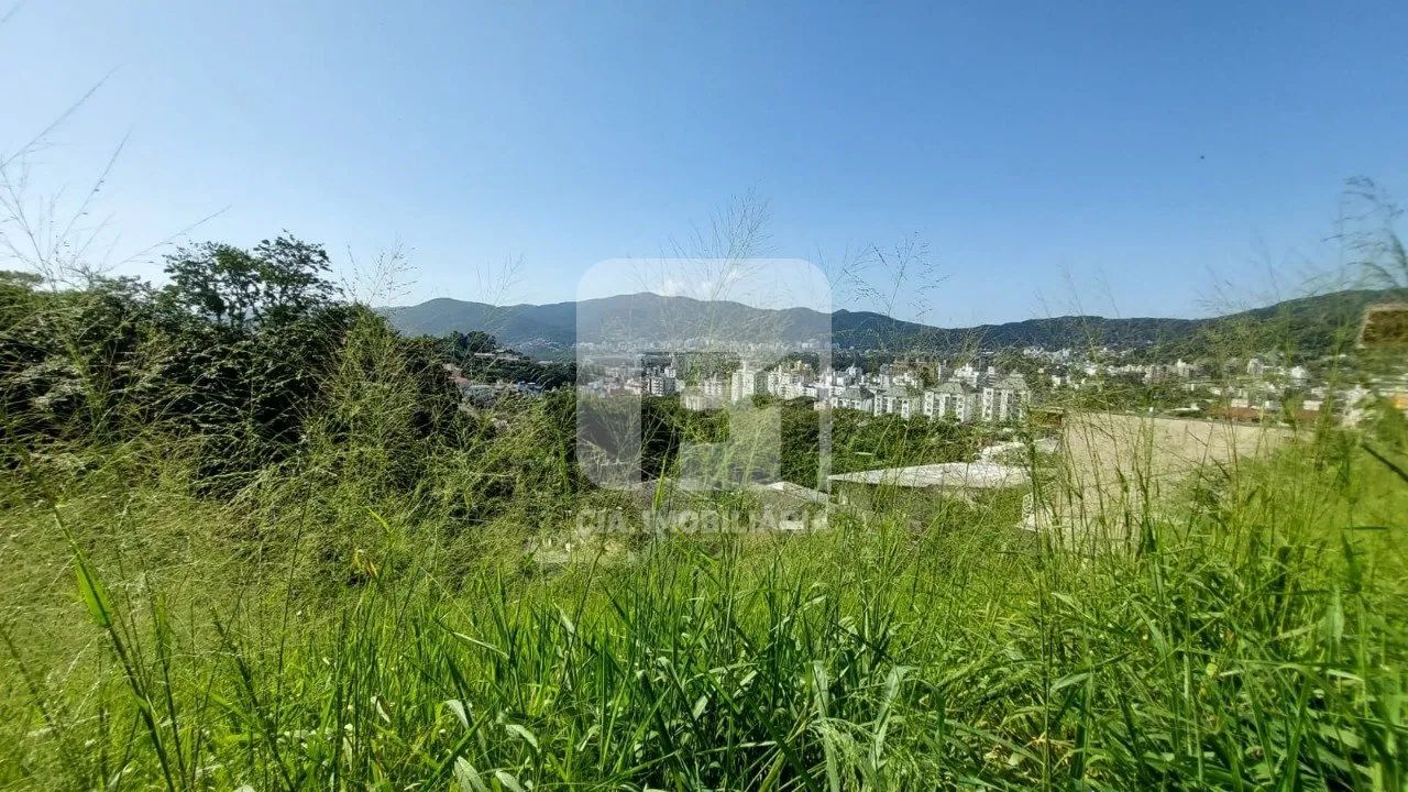 Terreno à venda na Trindade
