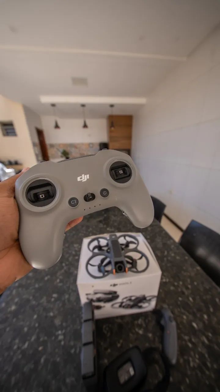 DJI AVATA 2 - FLY MORE COMBO COMPLETO + CONTROLE FPV 3 - Foto 2