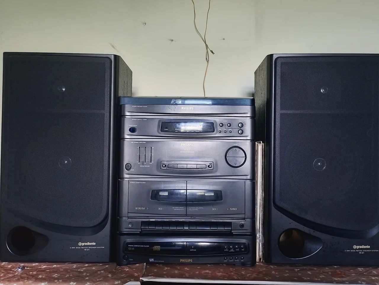 Aparelho de som Philips Midi Sustém AS 425 Toca discos, FM, CD. - Foto 5