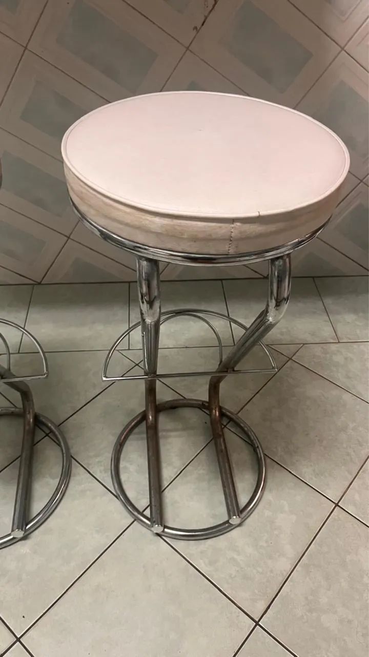 Vendo 2 bancos altos - Foto 3
