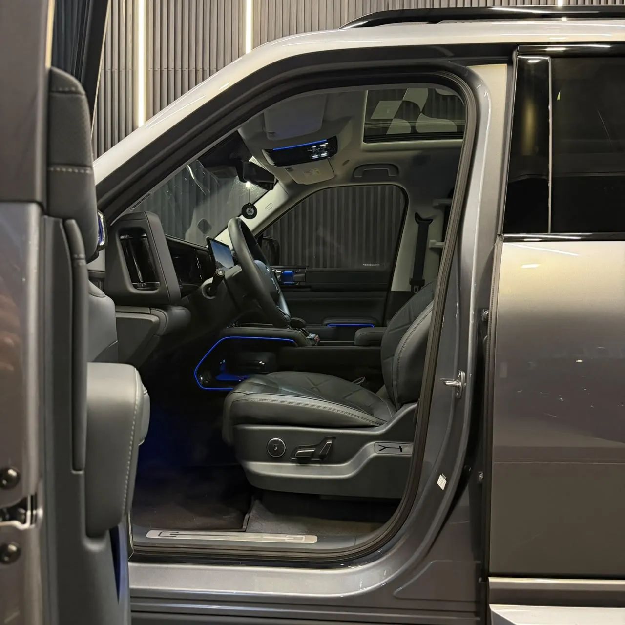 Denza B5 4WD, foto 15 de 20