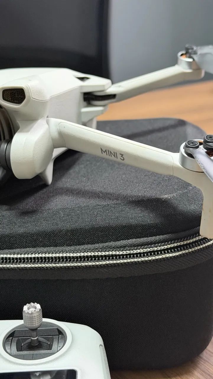 DJI Mini 3 4K + Controle DJI RC com Tela + Bag e Caixa Original - Foto 3