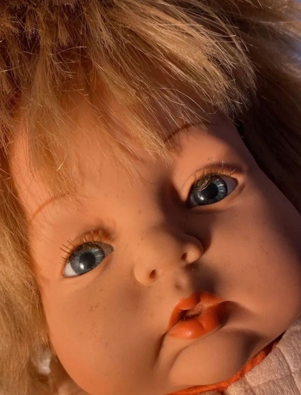 Boneca Loira de Olhos Azuis 45cm