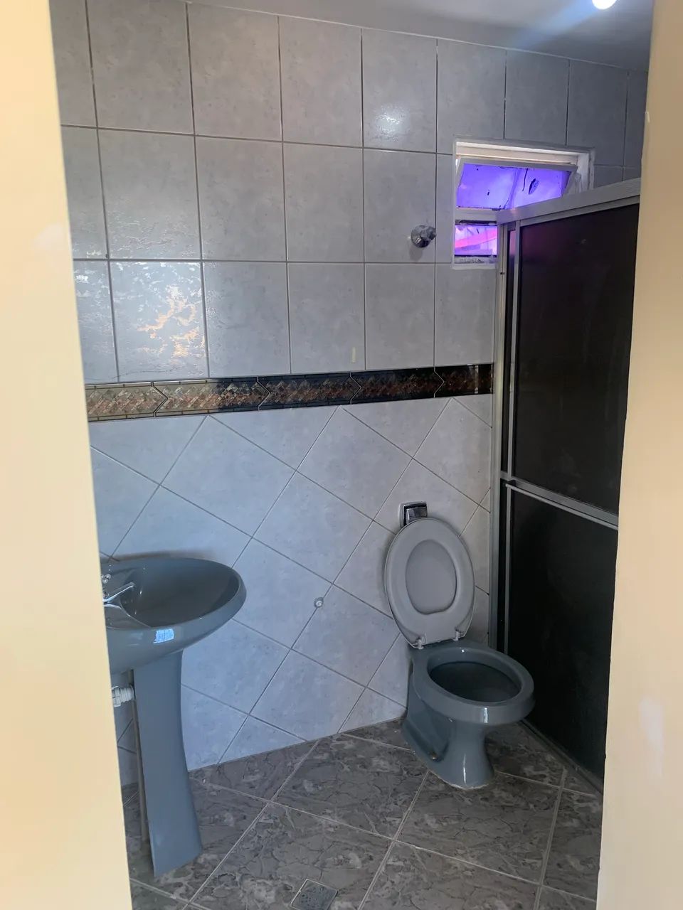 Alugo apartamento 2 quartos