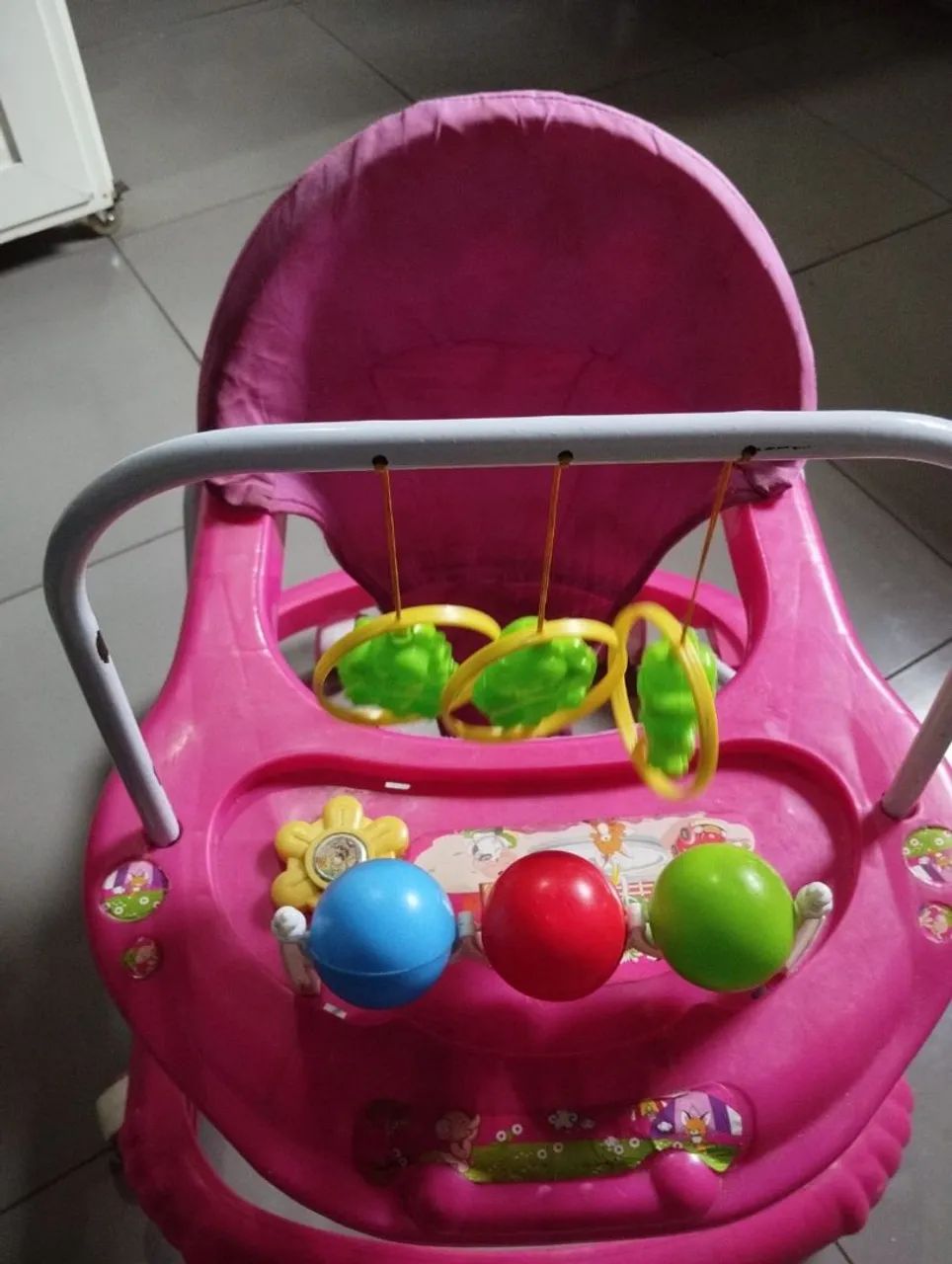 Andador menina
