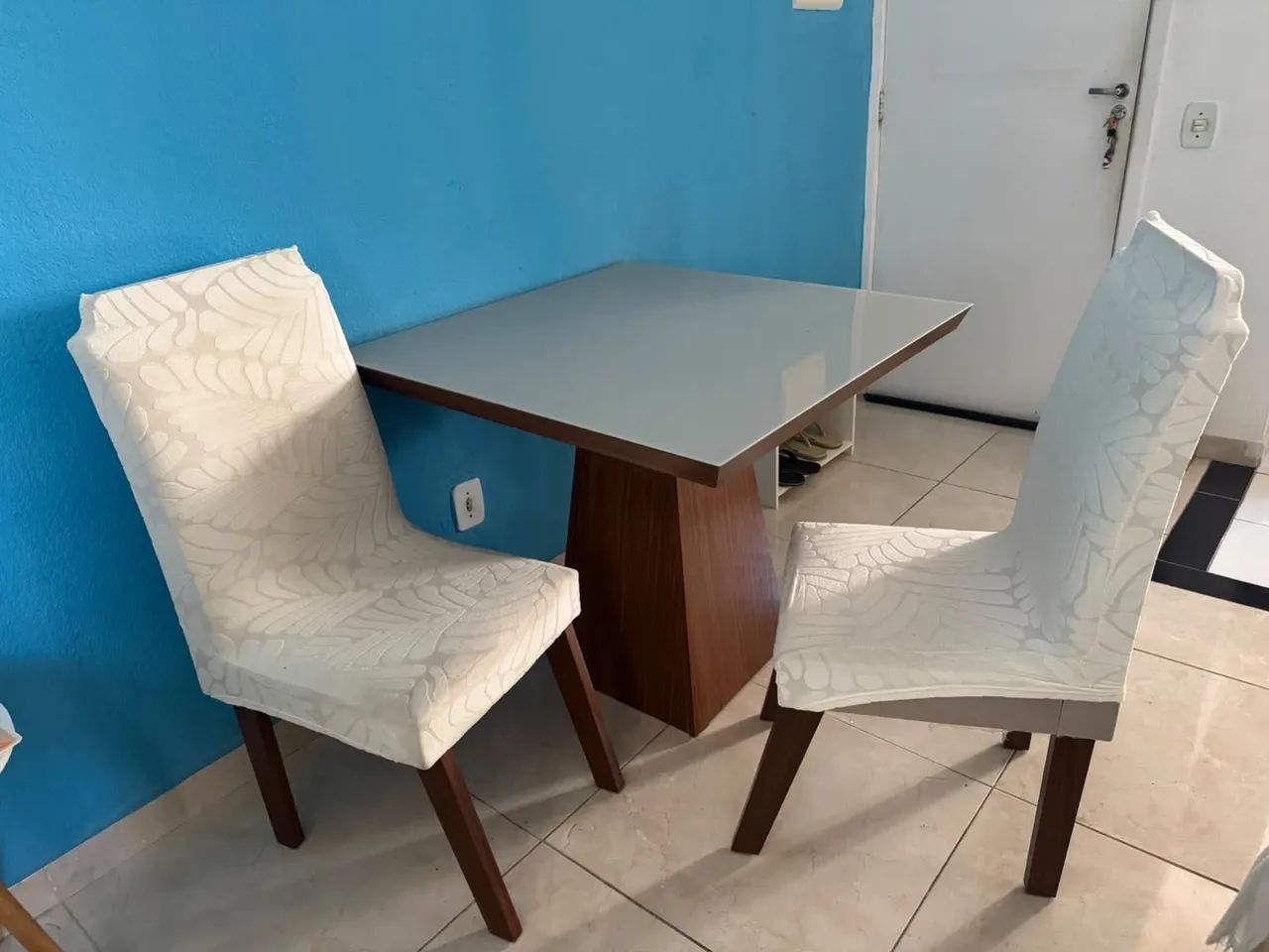 Mesa de jantar quadrada com 02 cadeiras - Foto 2