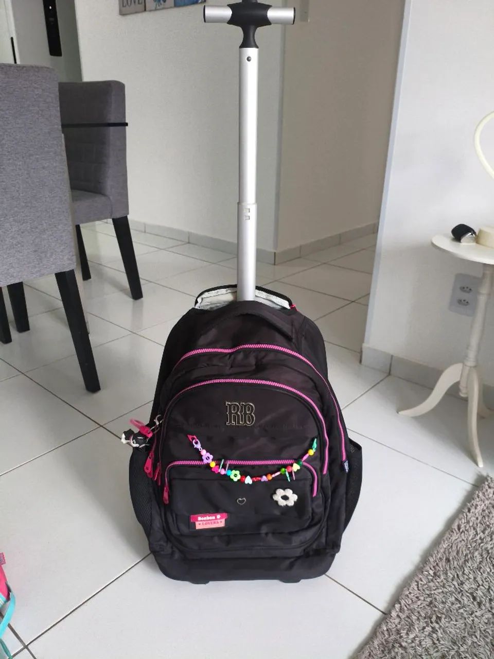 Mochila Rebeca Bombom com rodinhas - Foto 3
