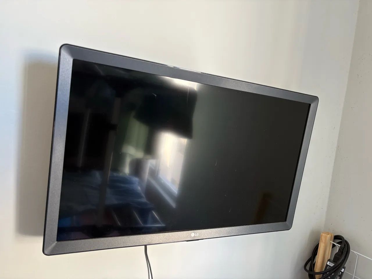 TV LG de 32 polegadas, Smart TV e com controle remoto, - Foto 3
