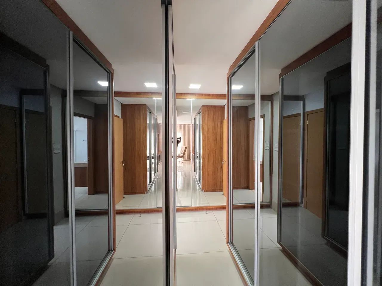 Apartamento mobiliado de 269 m2 em frente ao lago das rosas para locação, Edifício Poeme - Foto 10