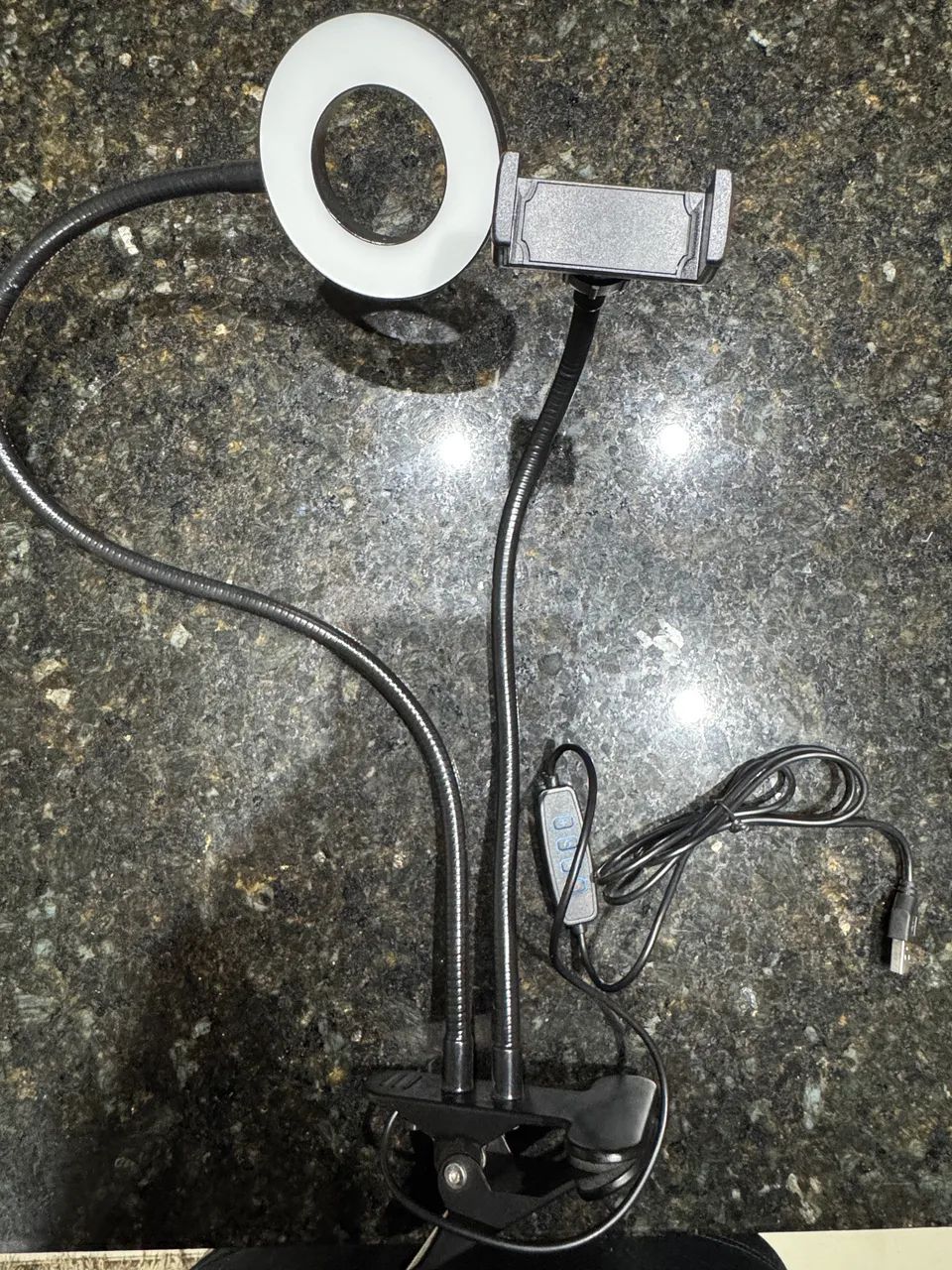 Suporte flexível de celular com ring light pra vídeos de streamers  - Foto 3