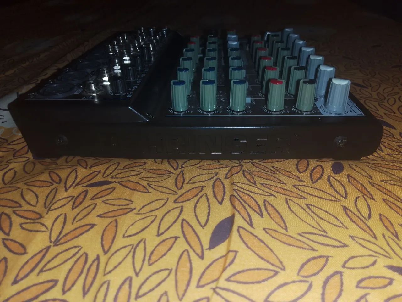 Mesa de som Behringer xenyx1202fx  - Foto 4