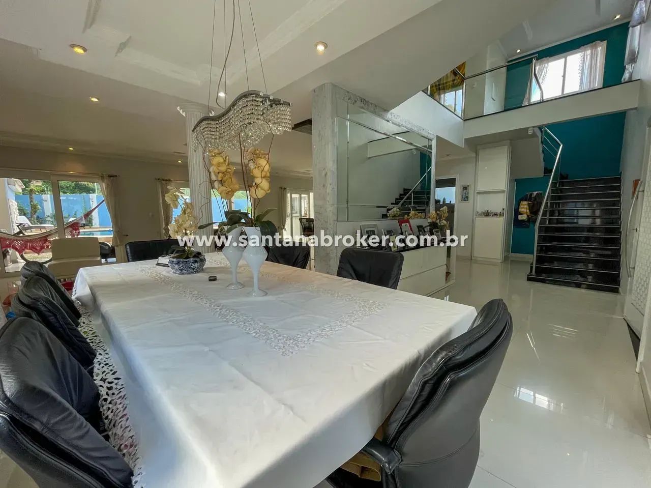 Vendo magnifica casa mobiliada com 3 suítes, 335m² de area útil - Foto 2