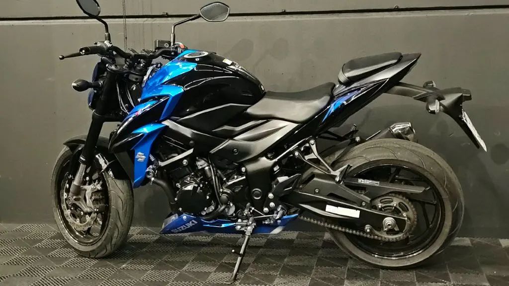 GSX-S 750 - Foto 3