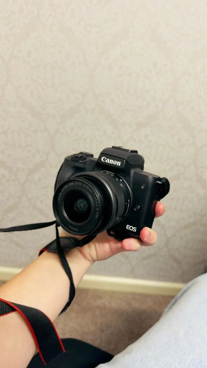 Câmera Canon EOS M50 + Lente 15-45mm | Impecável | Pronta para uso