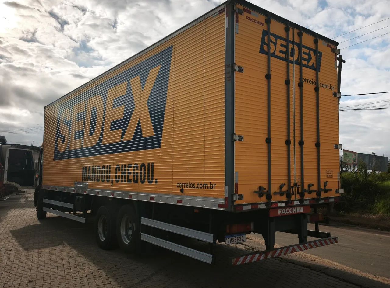 Iveco tector 24300 ano 2023 400.000km - Foto 3