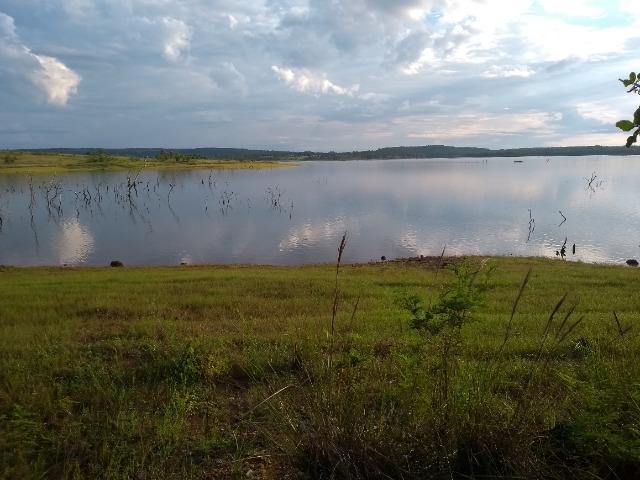 Terra Região de Chapada dos Guimarães - Foto 12