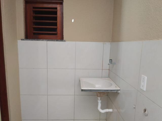 Entrada parcelada, escritura grátis, 2 quartos, 2 wc's, garagem, varanda, sala, coz - Foto 12