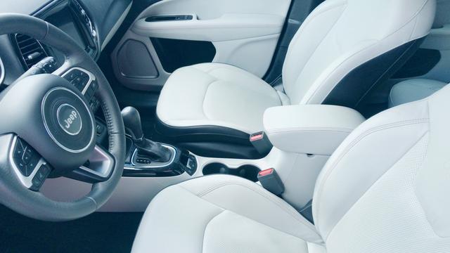 Jeep compass único dono km baixa garantia de fábrica - Foto 4