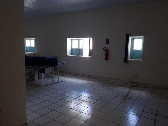 Ampla sala de 200m², no coração do Recife Antigo, em prédio tombado - Foto 13
