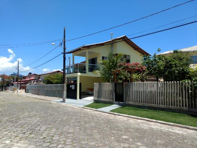 Sobrado a 70 mts da praia da Enseada com ar e Wifi - Foto 5